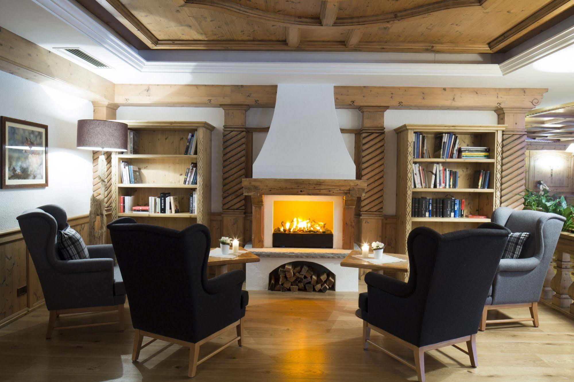 Sport Hotel Majare Pozza di Fassa Exterior photo